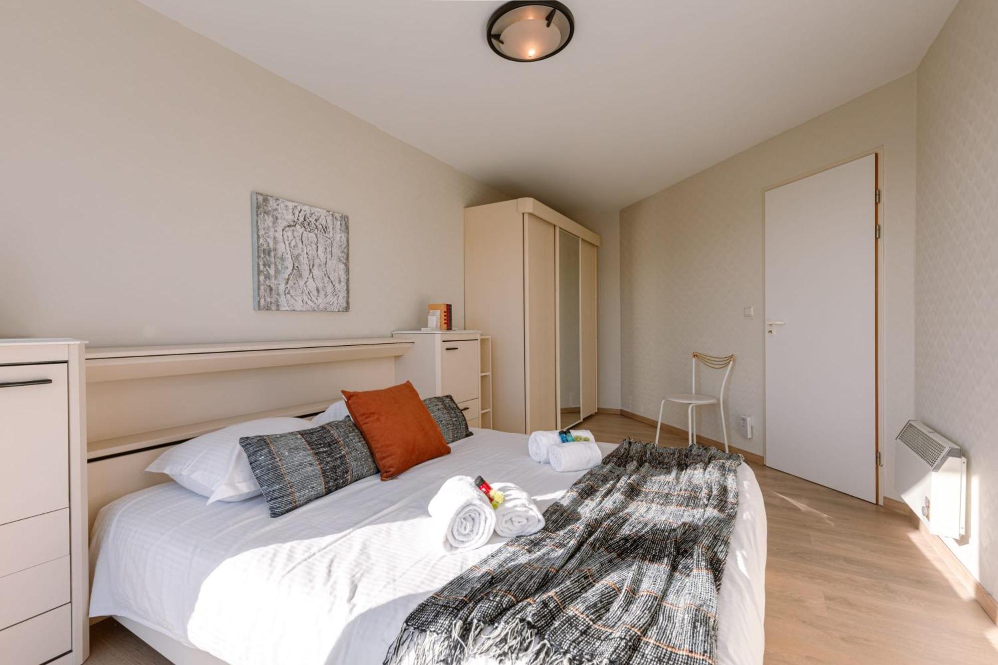 Huswell - Spacious & Modern Sea View Apartment With Garage Oostende Eksteriør billede