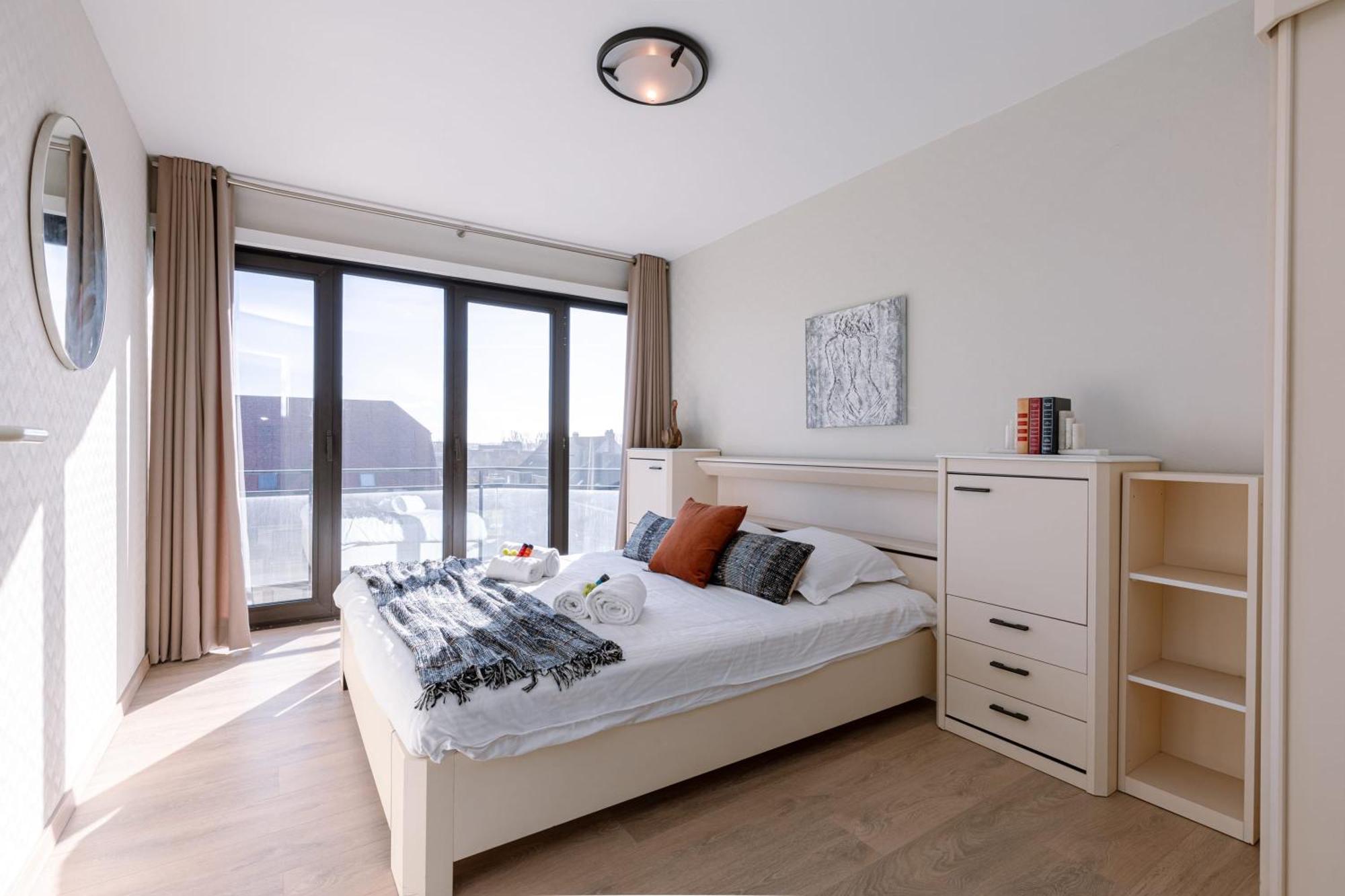 Huswell - Spacious & Modern Sea View Apartment With Garage Oostende Eksteriør billede