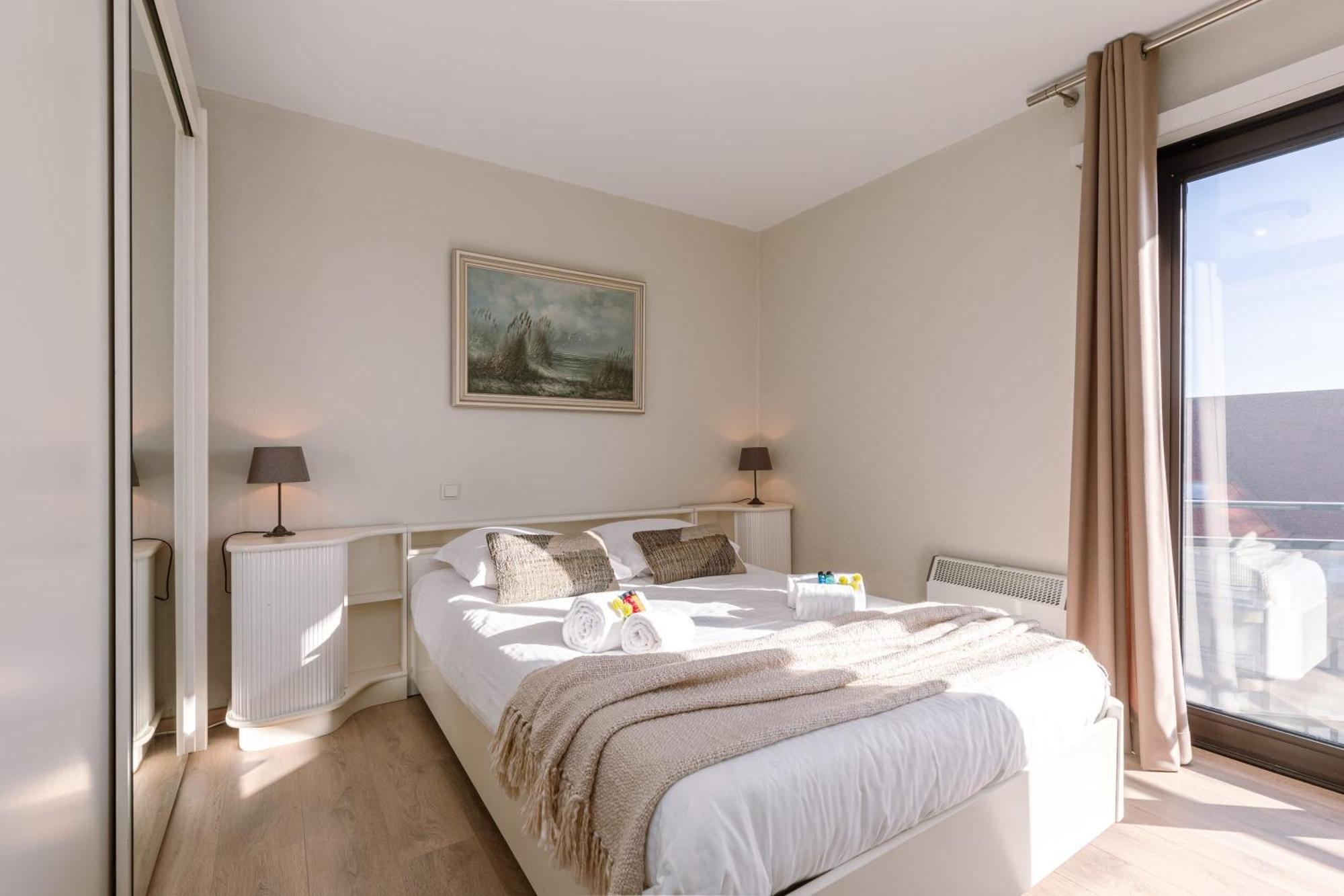Huswell - Spacious & Modern Sea View Apartment With Garage Oostende Eksteriør billede